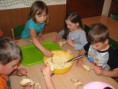 /album/priprava-pohosteni-pro-maminky-14-5-2012/img-5373-jpg/