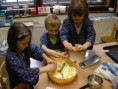 /album/priprava-moucniku-na-vanocni-posezeni-17-12-2012/dscn5454-jpg/