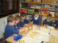 /album/priprava-pohosteni-na-vanocni-posezeni-18-12-2012/img-0831-jpg/