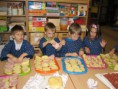 /album/priprava-pohosteni-na-vanocni-posezeni-18-12-2012/img-0845-jpg/