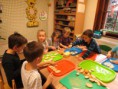 /album/priprava-pohosteni-pro-maminky-na-vanocni-posezeni-18-12-2013/img-8549-jpg/