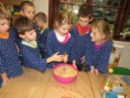 /album/peceme-buchtu-pro-karkulci-babicku-zelenasci-24-10-2014/img-2234-jpg/
