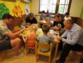 /album/vyrabeni-darku-po-maminky-spolecne-s-tatinky-9-5-2018/img-6530-jpg/